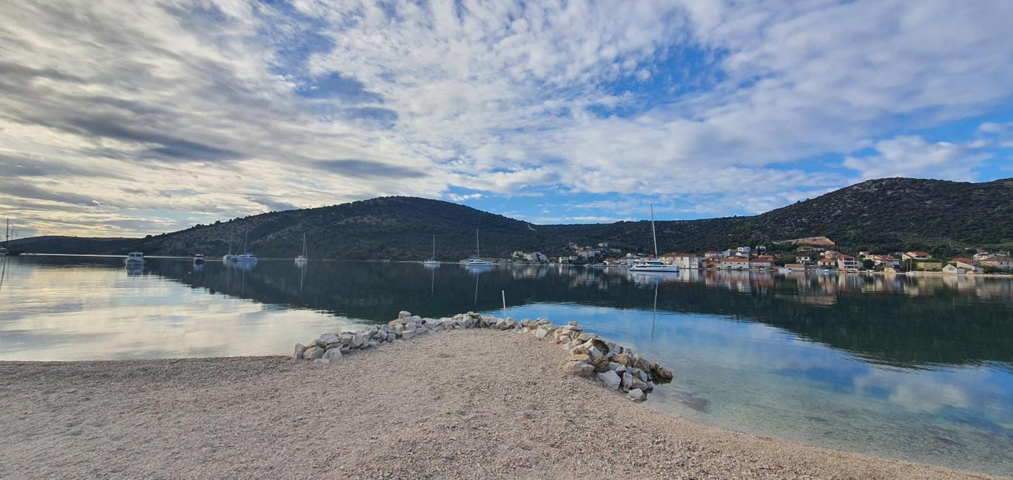 Apartments Anka Vinišće Exteriér fotografie